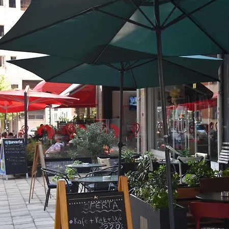 Alindro Center * ティラナ